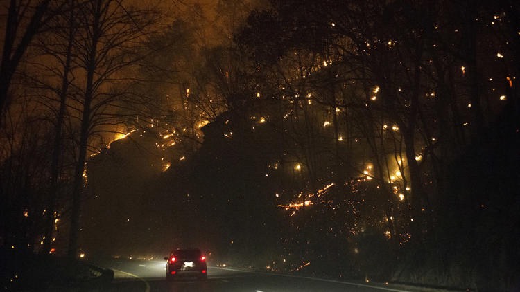 ct-photos-wildfires-across-southern-u-s-20161129A