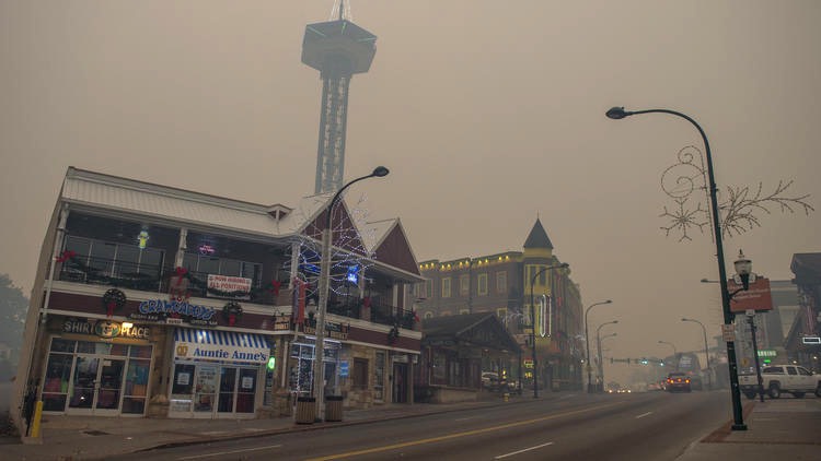 ct-gatlinburg-fires-20161129-003